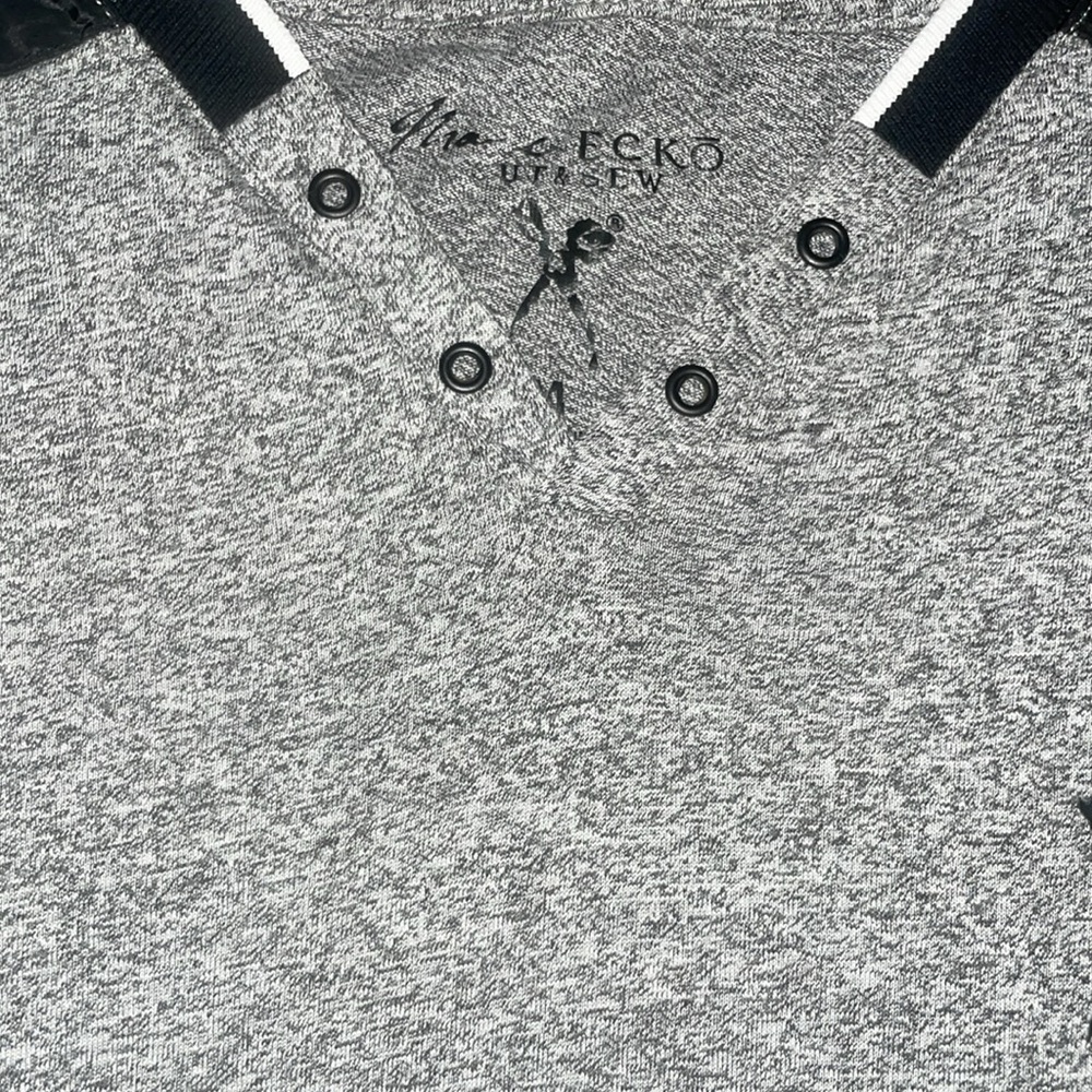 New Wot Marc Ecko  Cut & Sew New York V Neck Men’s Size Medium . - Picture 5 of 10